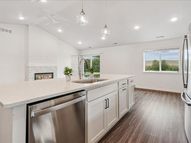 192 Huntington Drive, Iowa City, IA 52245