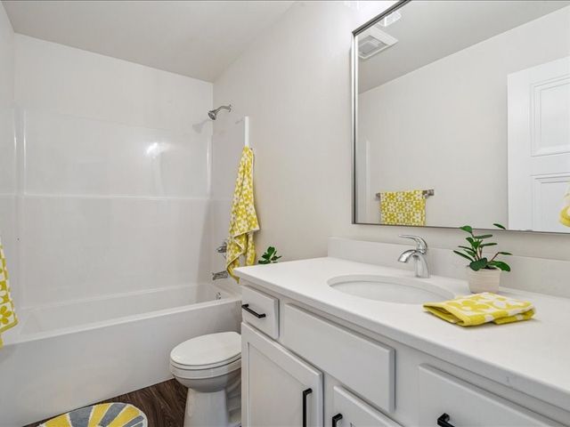 192 Huntington Drive, Iowa City, IA 52245