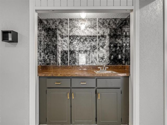 7409 NW 103rd Terrace, Oklahoma City, OK 73162
