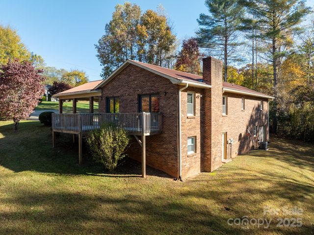 2855 Wildwood Street, Hudson, NC 28638