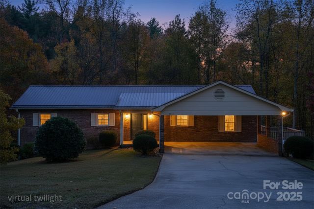 2855 Wildwood Street, Hudson, NC 28638