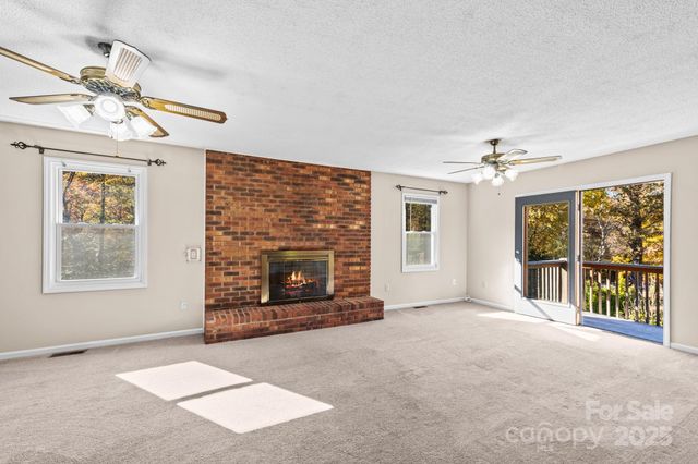 2855 Wildwood Street, Hudson, NC 28638