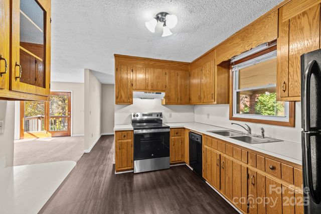 2855 Wildwood Street, Hudson, NC 28638