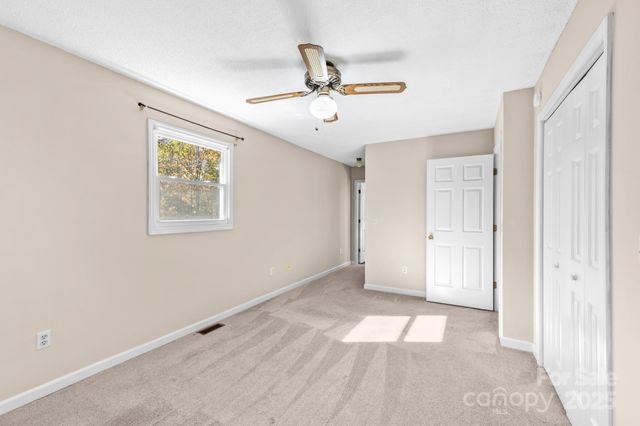 2855 Wildwood Street, Hudson, NC 28638