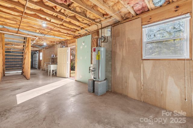 2855 Wildwood Street, Hudson, NC 28638