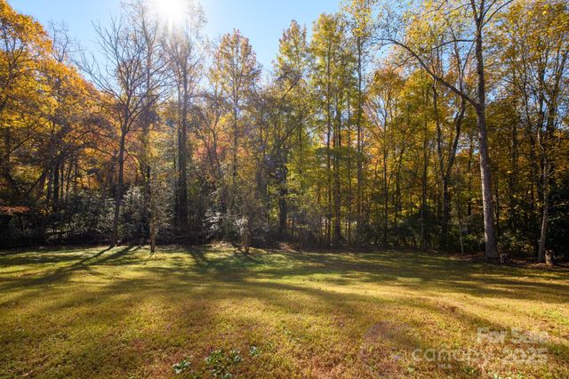 2855 Wildwood Street, Hudson, NC 28638