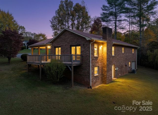 2855 Wildwood Street, Hudson, NC 28638