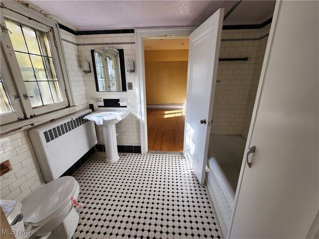 1854 5th Avenue, Youngstown, OH 44504