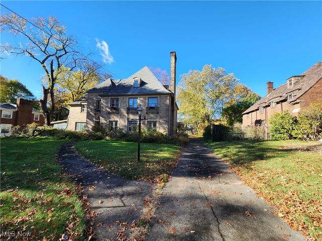 1854 5th Avenue, Youngstown, OH 44504