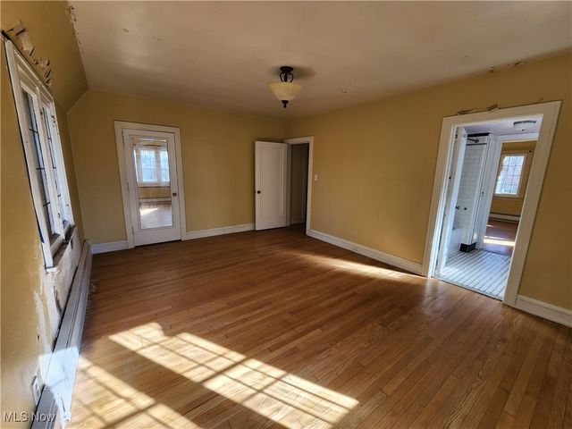 1854 5th Avenue, Youngstown, OH 44504