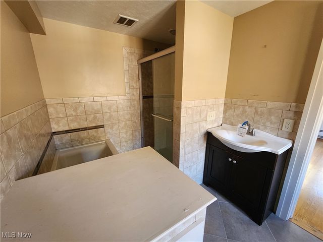 1854 5th Avenue, Youngstown, OH 44504