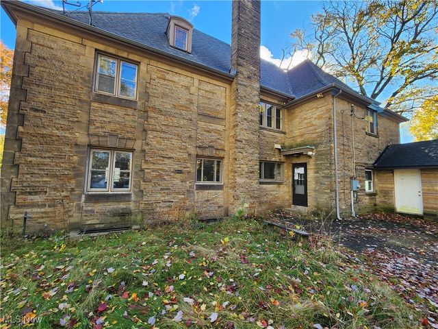 1854 5th Avenue, Youngstown, OH 44504