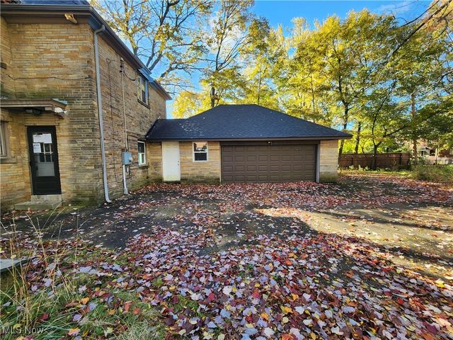 1854 5th Avenue, Youngstown, OH 44504