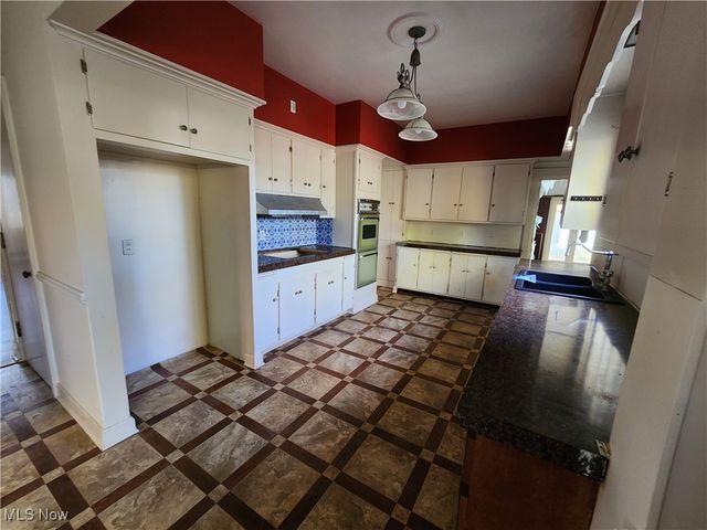 1854 5th Avenue, Youngstown, OH 44504