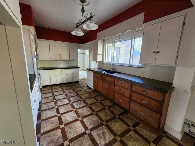 1854 5th Avenue, Youngstown, OH 44504