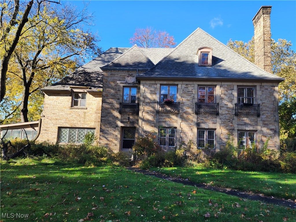 1854 5th Avenue, Youngstown, OH 44504