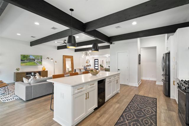 5721 Louise LN, Austin, TX 78757