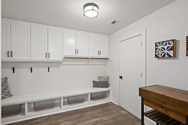 5721 Louise LN, Austin, TX 78757