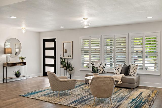 5721 Louise LN, Austin, TX 78757