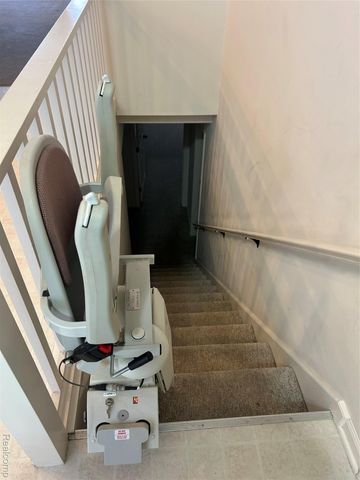 2065 N Cross Creek Drive Se, Grand Rapids, MI 49508