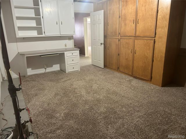 2065 N Cross Creek Drive Se, Grand Rapids, MI 49508