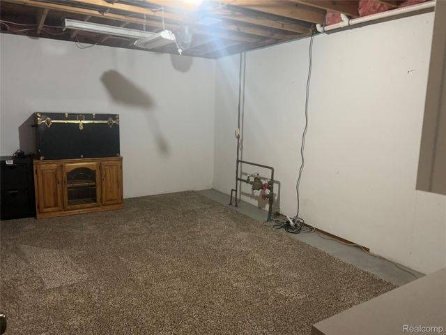 2065 N Cross Creek Drive Se, Grand Rapids, MI 49508