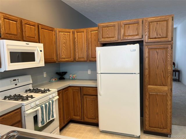 2065 N Cross Creek Drive Se, Grand Rapids, MI 49508