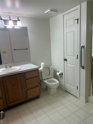 2065 N Cross Creek Drive Se, Grand Rapids, MI 49508