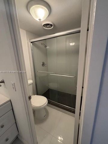 401 Golden Isles Dr 712, Hallandale Beach, FL 33009