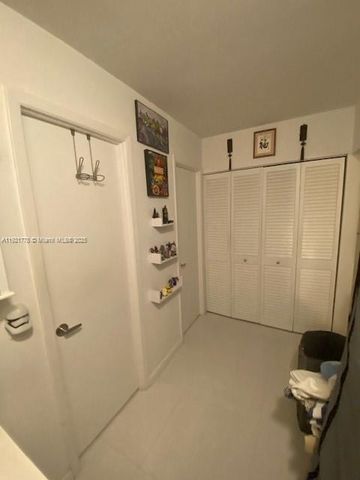 401 Golden Isles Dr 712, Hallandale Beach, FL 33009