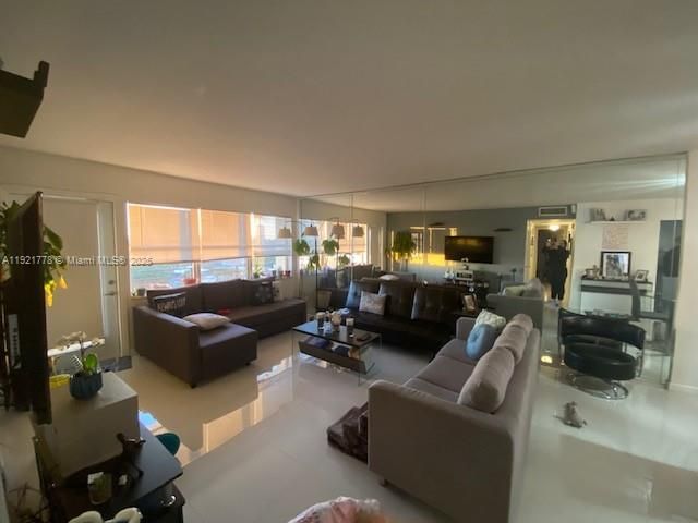 401 Golden Isles Dr 712, Hallandale Beach, FL 33009