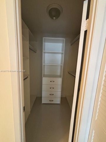 401 Golden Isles Dr 712, Hallandale Beach, FL 33009