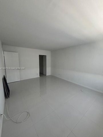 401 Golden Isles Dr 712, Hallandale Beach, FL 33009