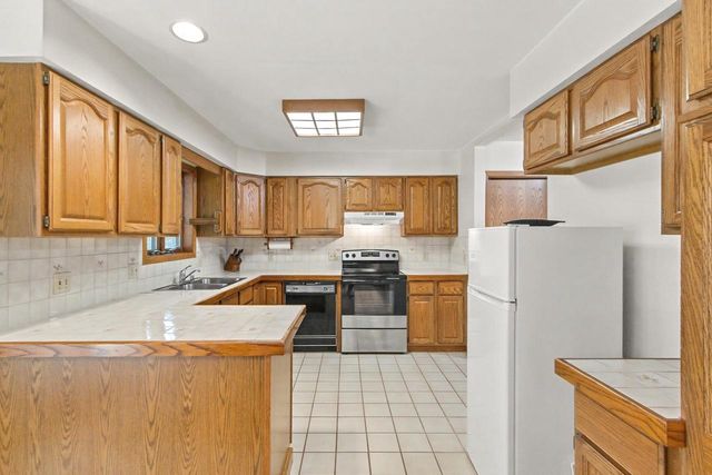 S3660 N Bent Tree Drive, Baraboo, WI 53913