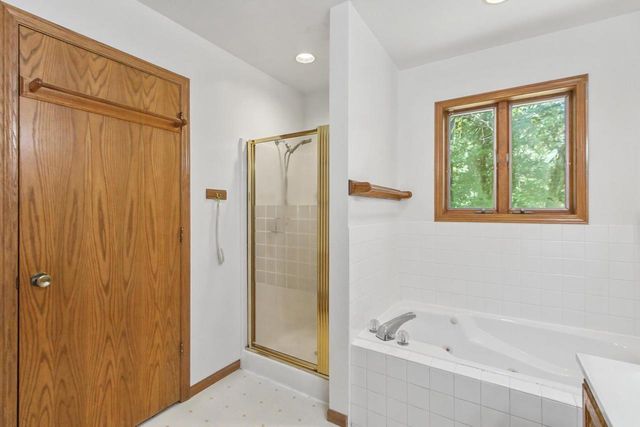 S3660 N Bent Tree Drive, Baraboo, WI 53913