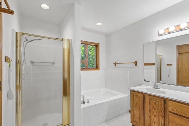 S3660 N Bent Tree Drive, Baraboo, WI 53913