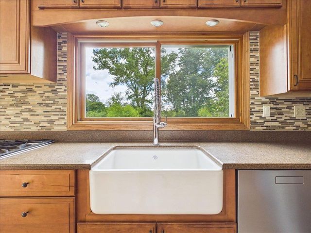 4726 Baxter Road, Cottage Grove, WI 53527