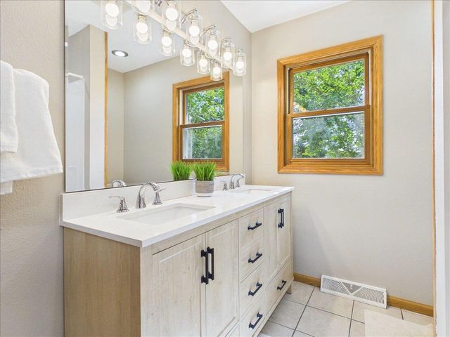 4726 Baxter Road, Cottage Grove, WI 53527