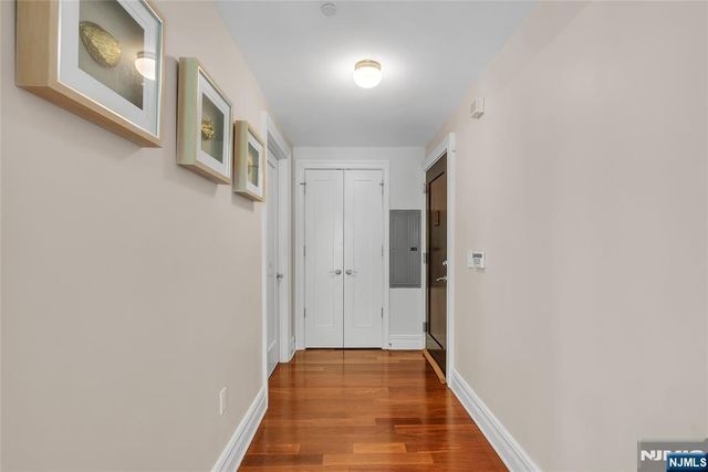 31 Cambridge Way, Weehawken, NJ 07086