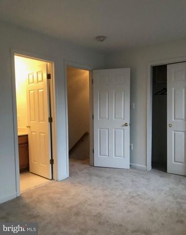 2423 DEW MEADOW CT, Herndon, VA 20171