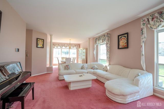 14 holohan Drive, Plainsboro, NJ 08536