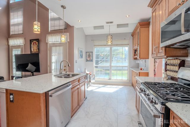 14 holohan Drive, Plainsboro, NJ 08536