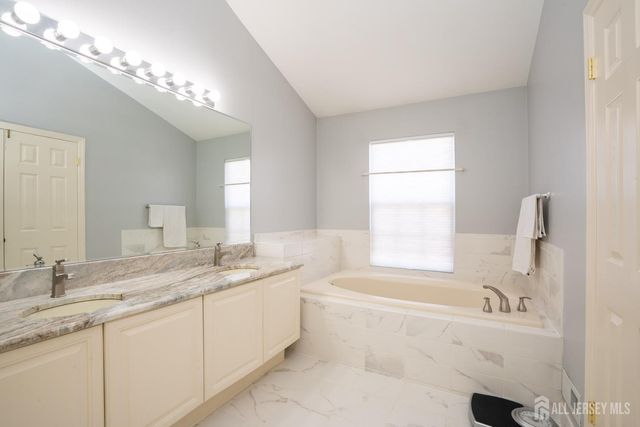 14 holohan Drive, Plainsboro, NJ 08536