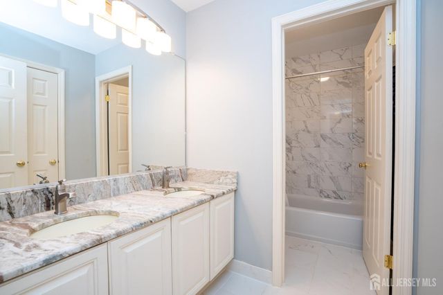 14 holohan Drive, Plainsboro, NJ 08536