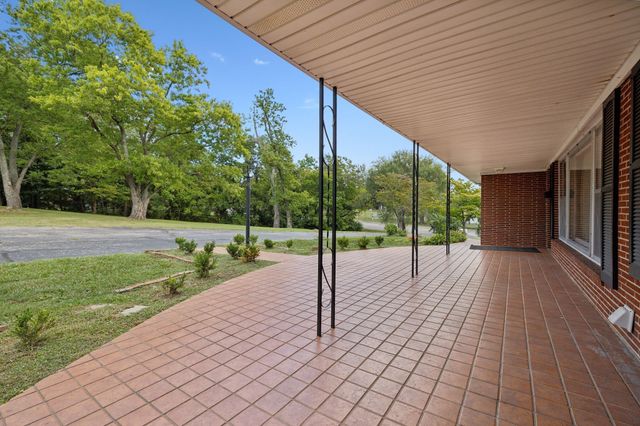 114 Calhoun St, Smithville, TN 37166