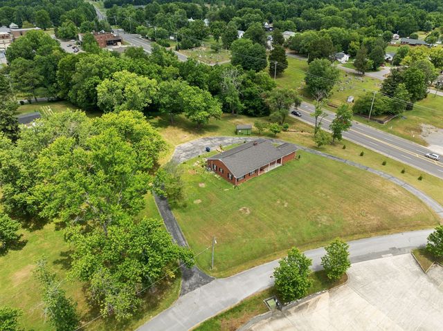 114 Calhoun St, Smithville, TN 37166