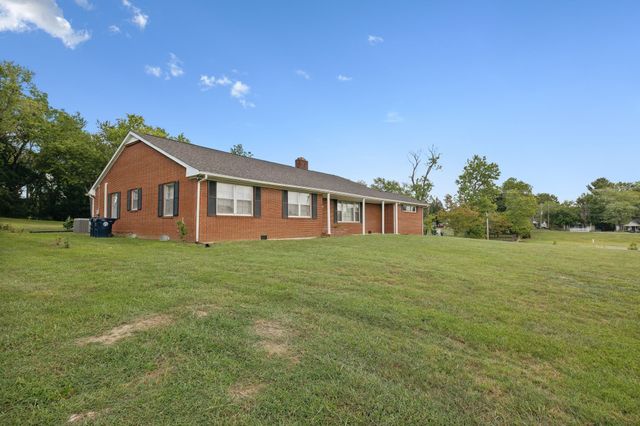 114 Calhoun St, Smithville, TN 37166