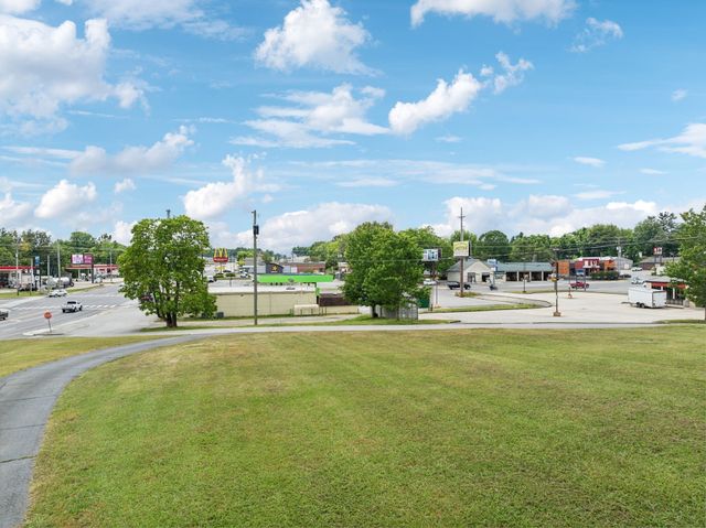 114 Calhoun St, Smithville, TN 37166