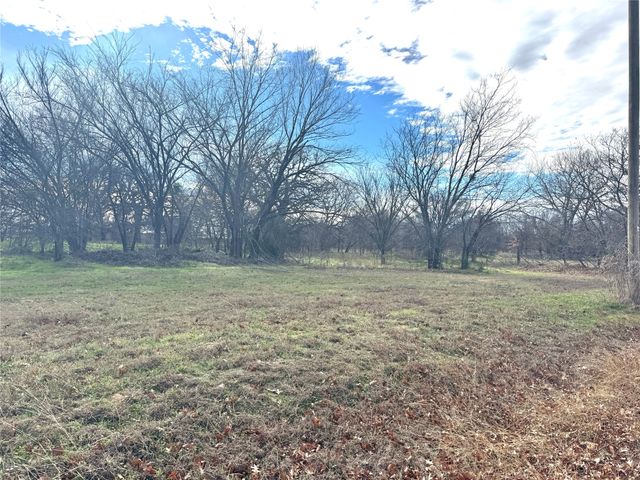 108 N Agnew Street, Boyd, TX 76023