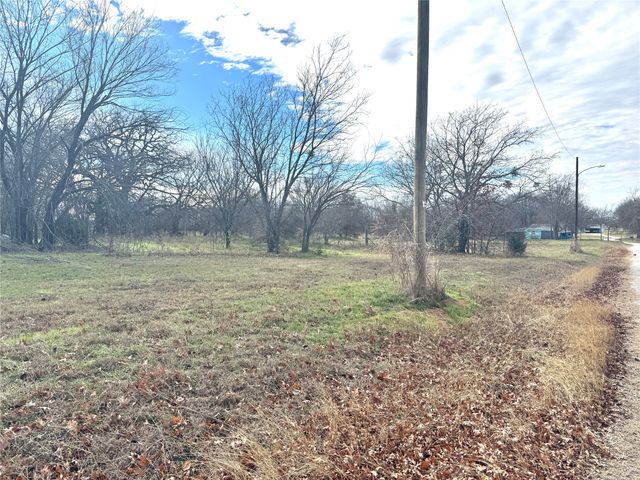 108 N Agnew Street, Boyd, TX 76023